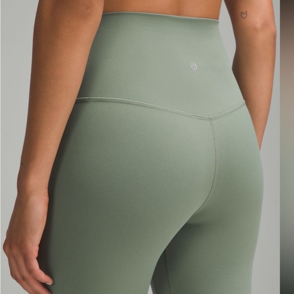 LULULEMON NWT Align™ High-Rise 25" leggings. Size 14. Green eucalyptus l. - Picture 2 of 7